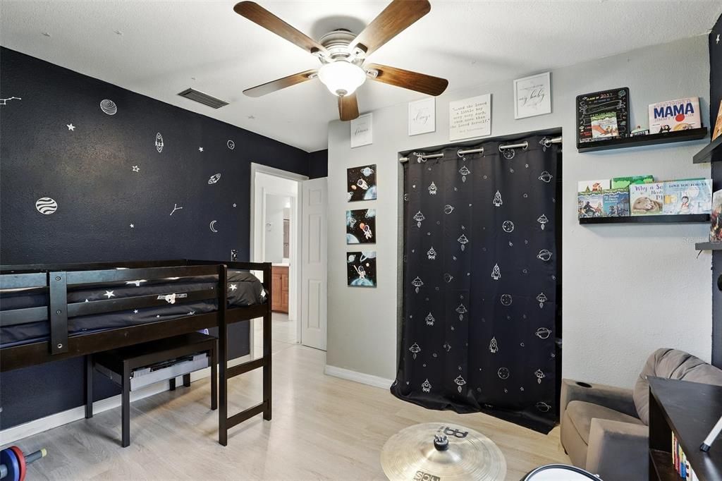 For Sale: $249,000 (3 beds, 2 baths, 1350 Square Feet)