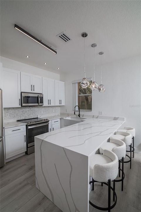 Под контрактом: $1,800 (2 спален, 2 ванн, 1492 Квадратных фут)