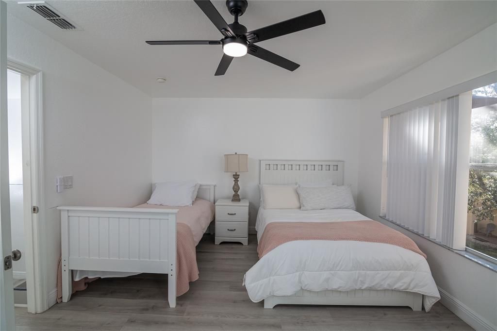 Под контрактом: $1,800 (2 спален, 2 ванн, 1492 Квадратных фут)