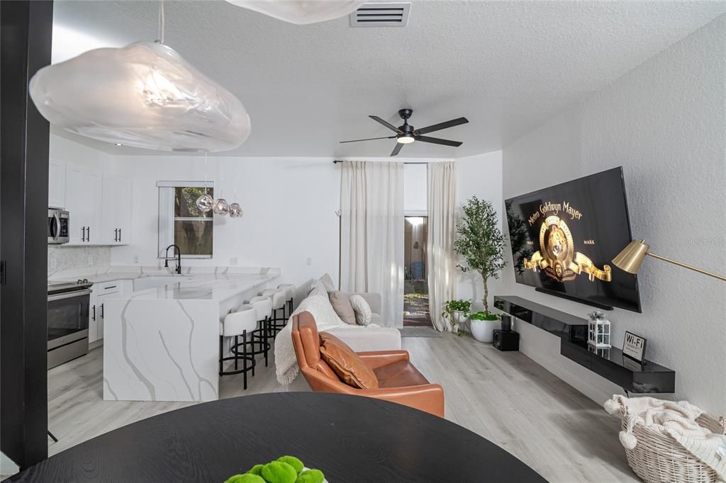 Под контрактом: $1,800 (2 спален, 2 ванн, 1492 Квадратных фут)