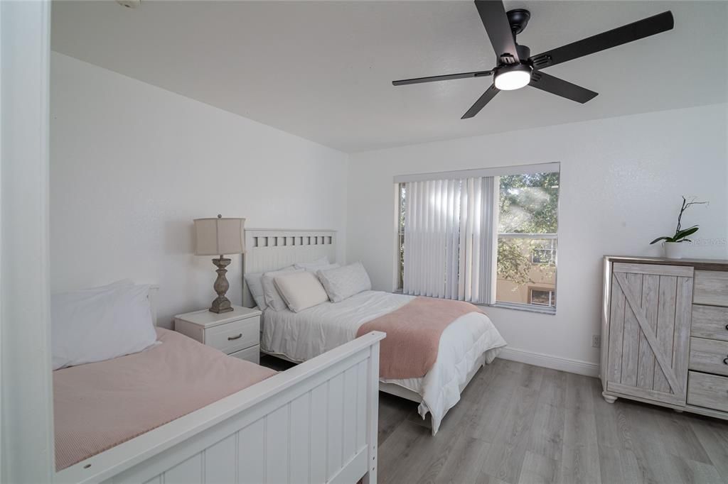 Под контрактом: $1,800 (2 спален, 2 ванн, 1492 Квадратных фут)