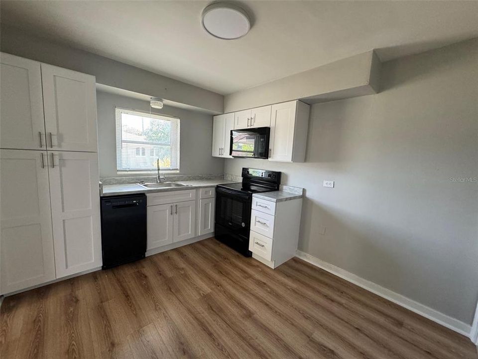 For Sale: $219,900 (3 beds, 1 baths, 1166 Square Feet)