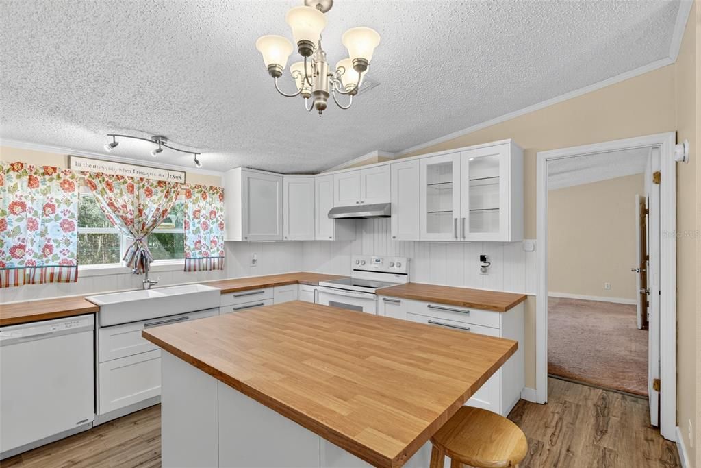 En Venta: $250,000 (4 camas, 2 baños, 1820 Pies cuadrados)