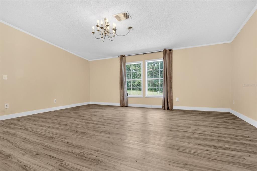 En Venta: $250,000 (4 camas, 2 baños, 1820 Pies cuadrados)