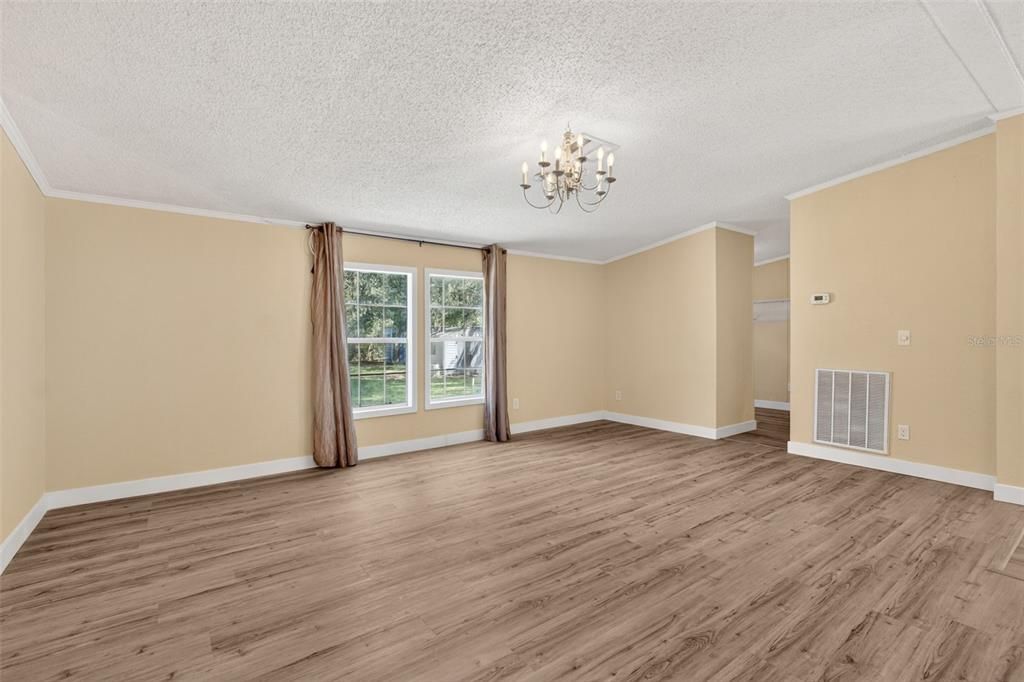 En Venta: $250,000 (4 camas, 2 baños, 1820 Pies cuadrados)