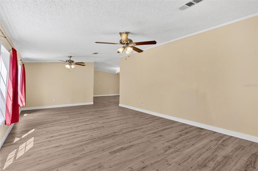 En Venta: $250,000 (4 camas, 2 baños, 1820 Pies cuadrados)