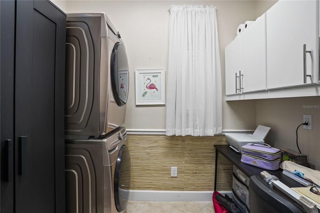 合同活跃: $565,000 (3 贝兹, 2 浴室, 1681 平方英尺)