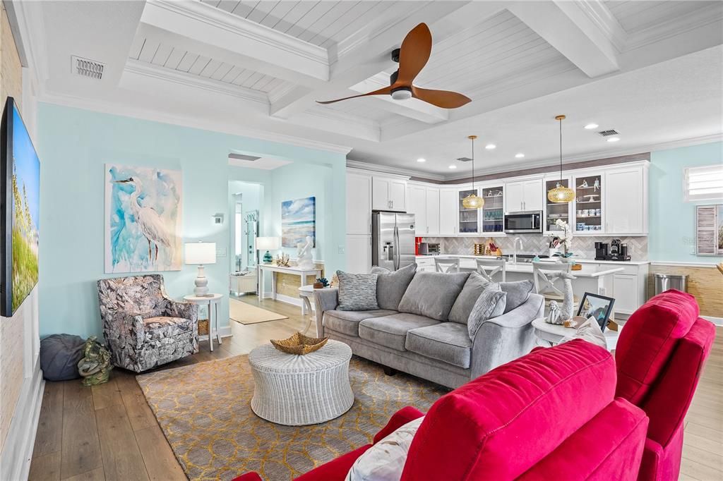 合同活跃: $565,000 (3 贝兹, 2 浴室, 1681 平方英尺)