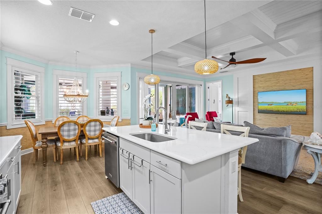 合同活跃: $565,000 (3 贝兹, 2 浴室, 1681 平方英尺)