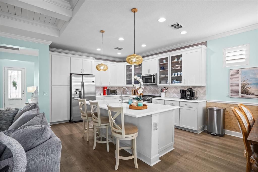 合同活跃: $565,000 (3 贝兹, 2 浴室, 1681 平方英尺)