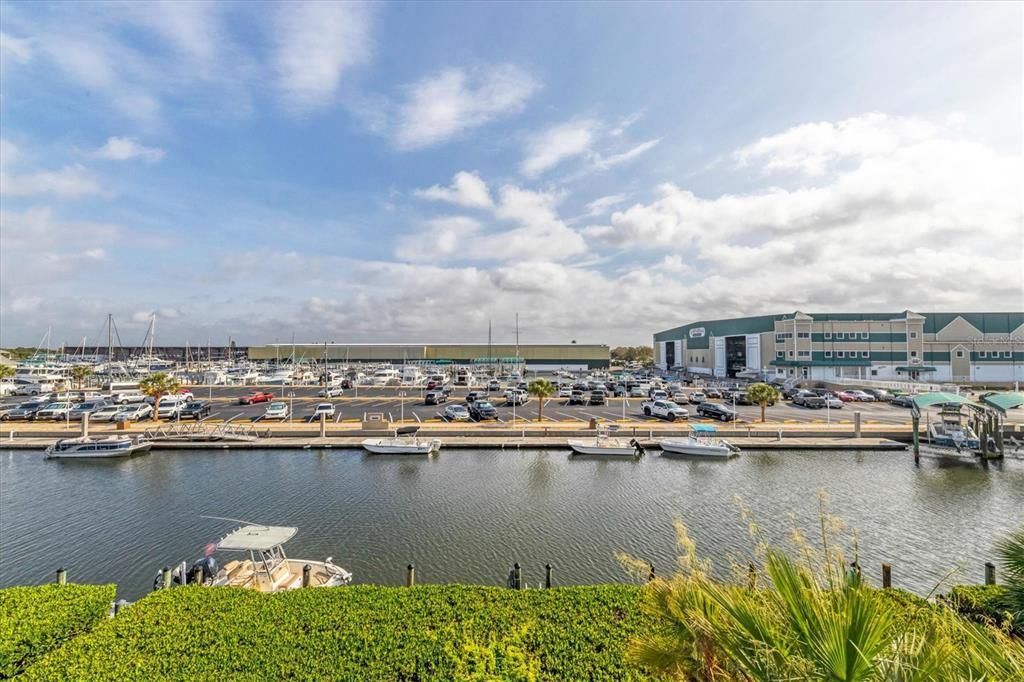 En Renta: $2,950 (4 camas, 3 baños, 2208 Pies cuadrados)