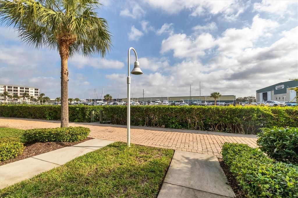 En Renta: $2,950 (4 camas, 3 baños, 2208 Pies cuadrados)