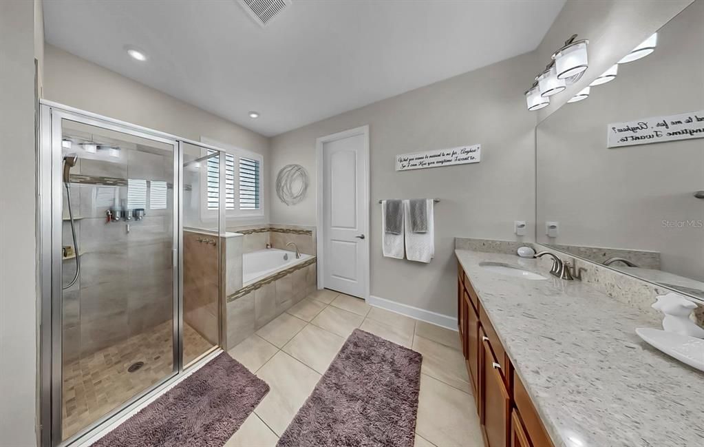 En Venta: $683,000 (5 camas, 3 baños, 2939 Pies cuadrados)