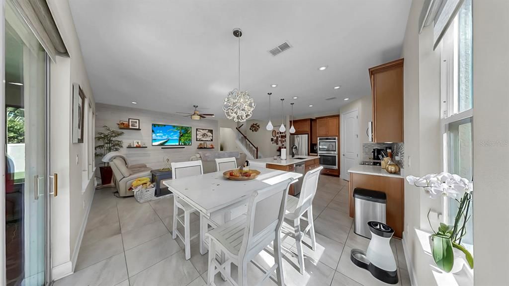 En Venta: $683,000 (5 camas, 3 baños, 2939 Pies cuadrados)