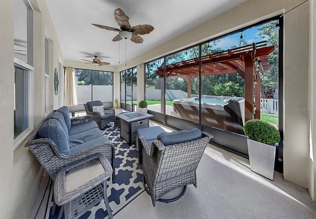 En Venta: $683,000 (5 camas, 3 baños, 2939 Pies cuadrados)