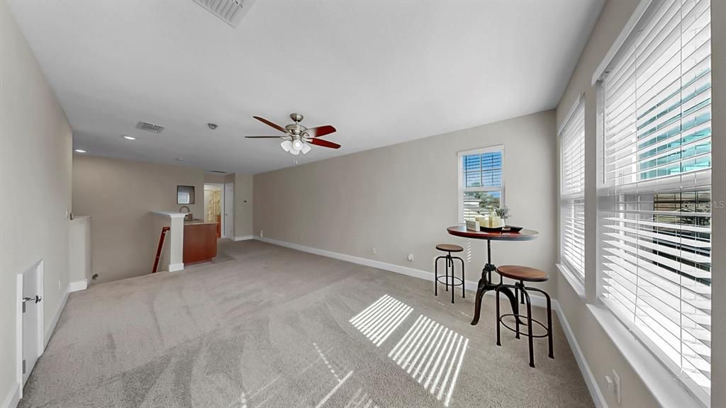 En Venta: $683,000 (5 camas, 3 baños, 2939 Pies cuadrados)