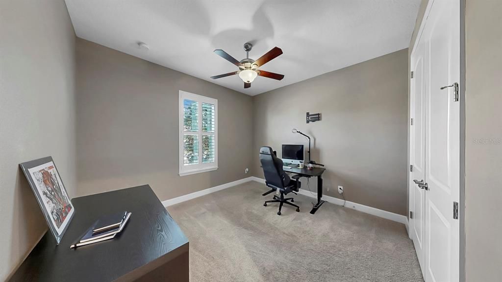 En Venta: $683,000 (5 camas, 3 baños, 2939 Pies cuadrados)