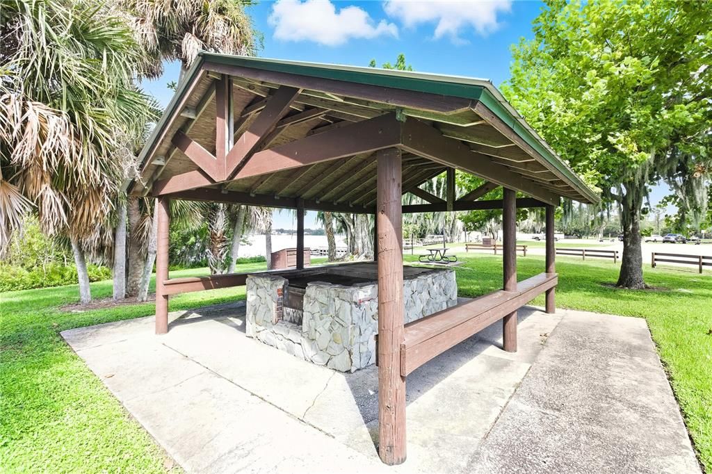 For Sale: $335,000 (3 beds, 2 baths, 2134 Square Feet)