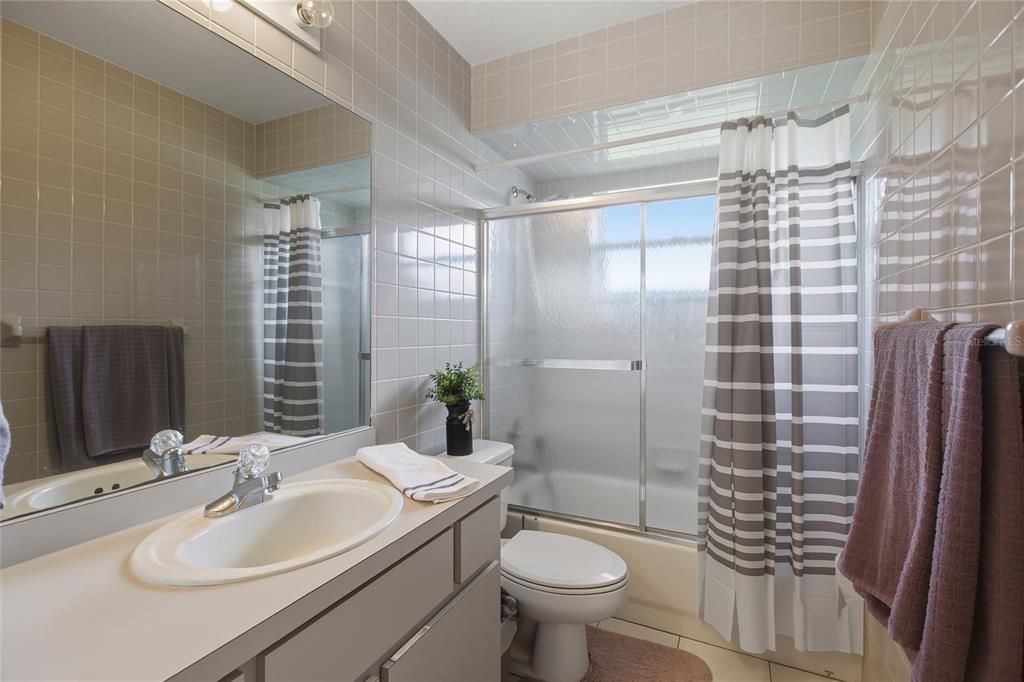 For Sale: $335,000 (3 beds, 2 baths, 2134 Square Feet)