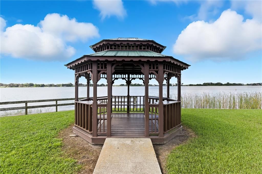 For Sale: $335,000 (3 beds, 2 baths, 2134 Square Feet)