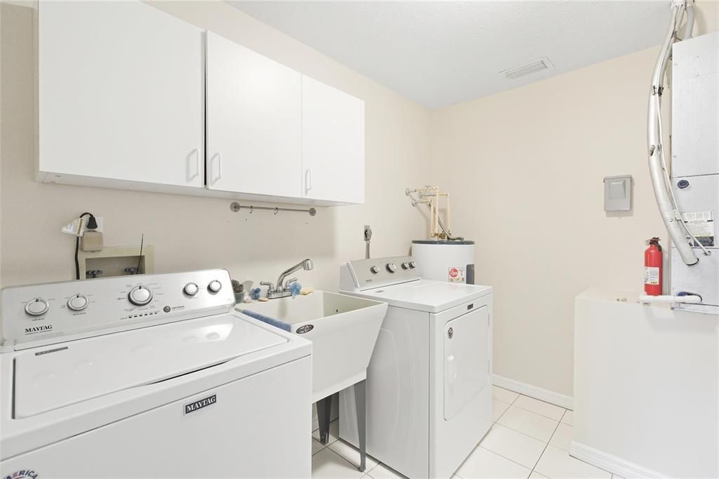 For Sale: $335,000 (3 beds, 2 baths, 2134 Square Feet)