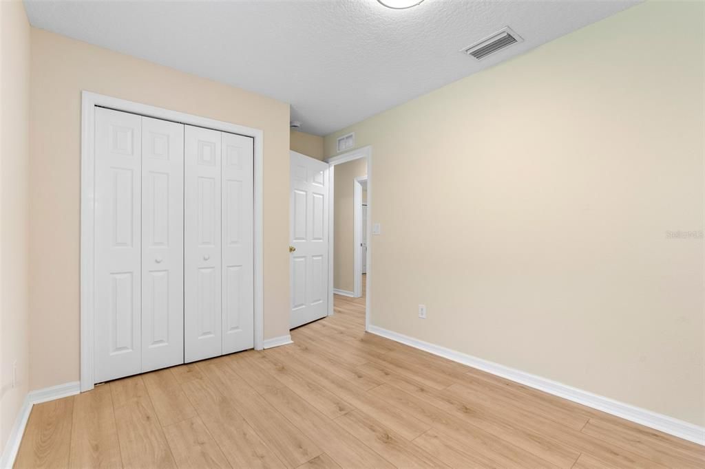 For Sale: $190,000 (3 beds, 2 baths, 1092 Square Feet)