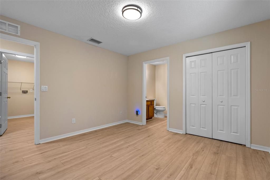 For Sale: $190,000 (3 beds, 2 baths, 1092 Square Feet)