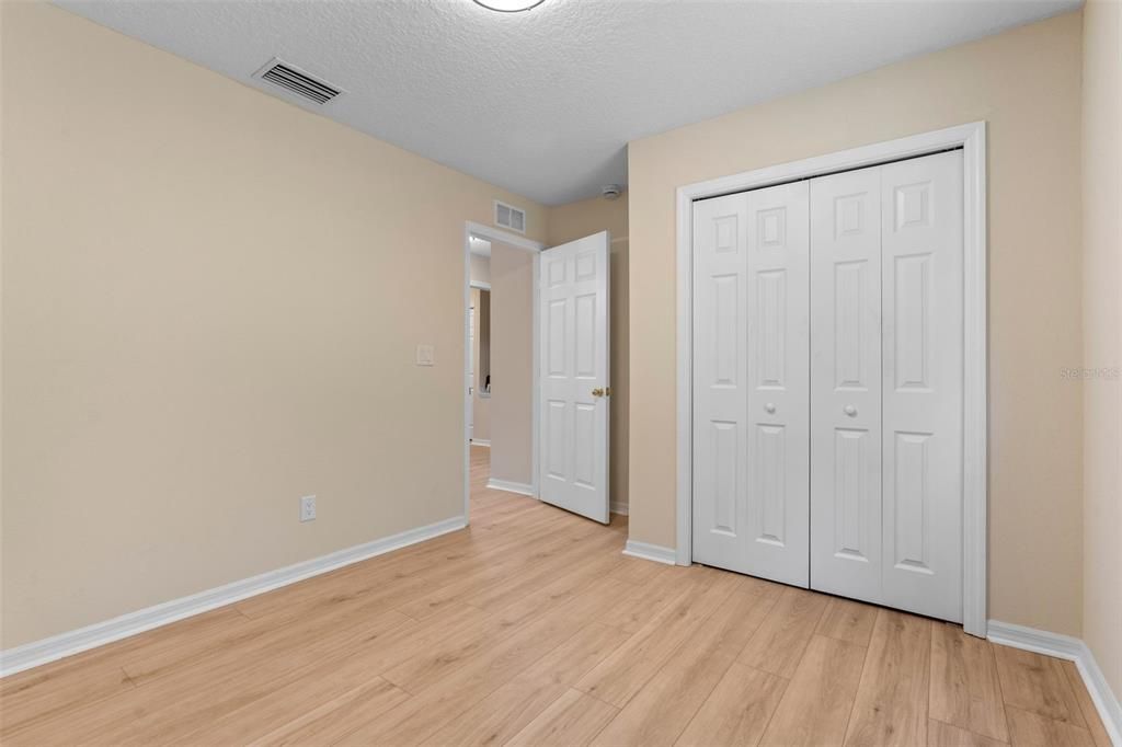 For Sale: $190,000 (3 beds, 2 baths, 1092 Square Feet)