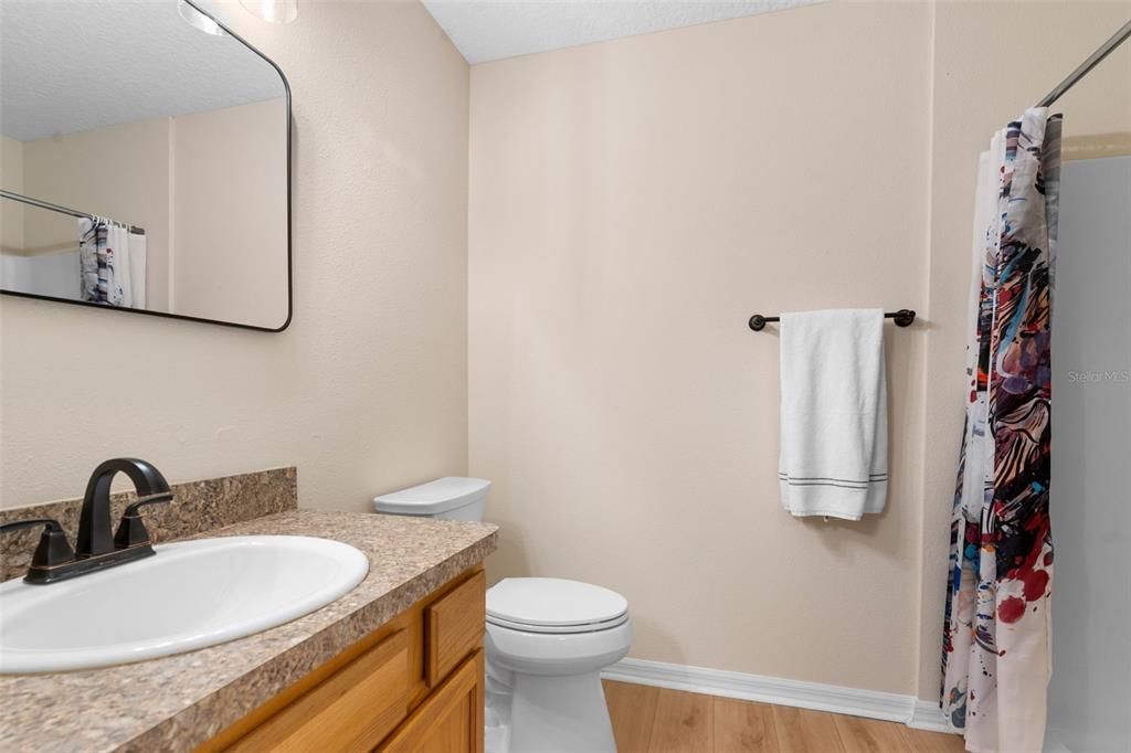 For Sale: $190,000 (3 beds, 2 baths, 1092 Square Feet)