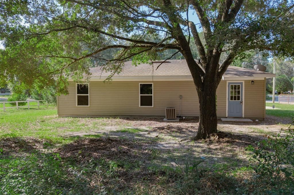 For Sale: $190,000 (3 beds, 2 baths, 1092 Square Feet)