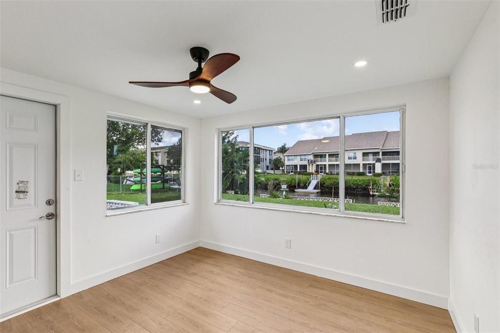 待售: $300,000 (3 贝兹, 2 浴室, 1168 平方英尺)