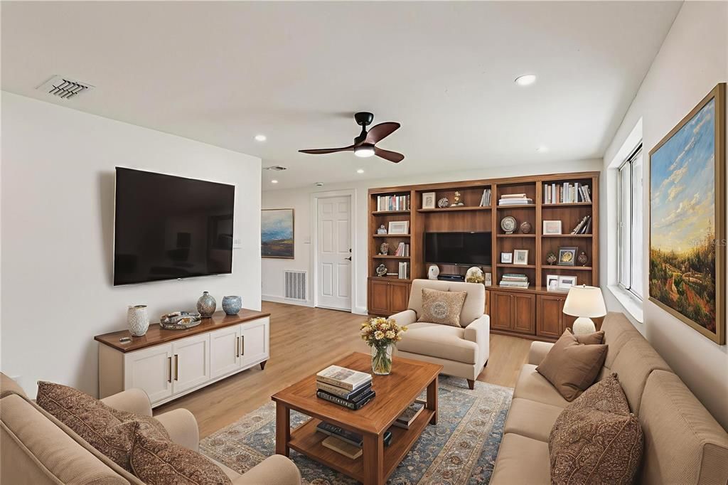 待售: $300,000 (3 贝兹, 2 浴室, 1168 平方英尺)