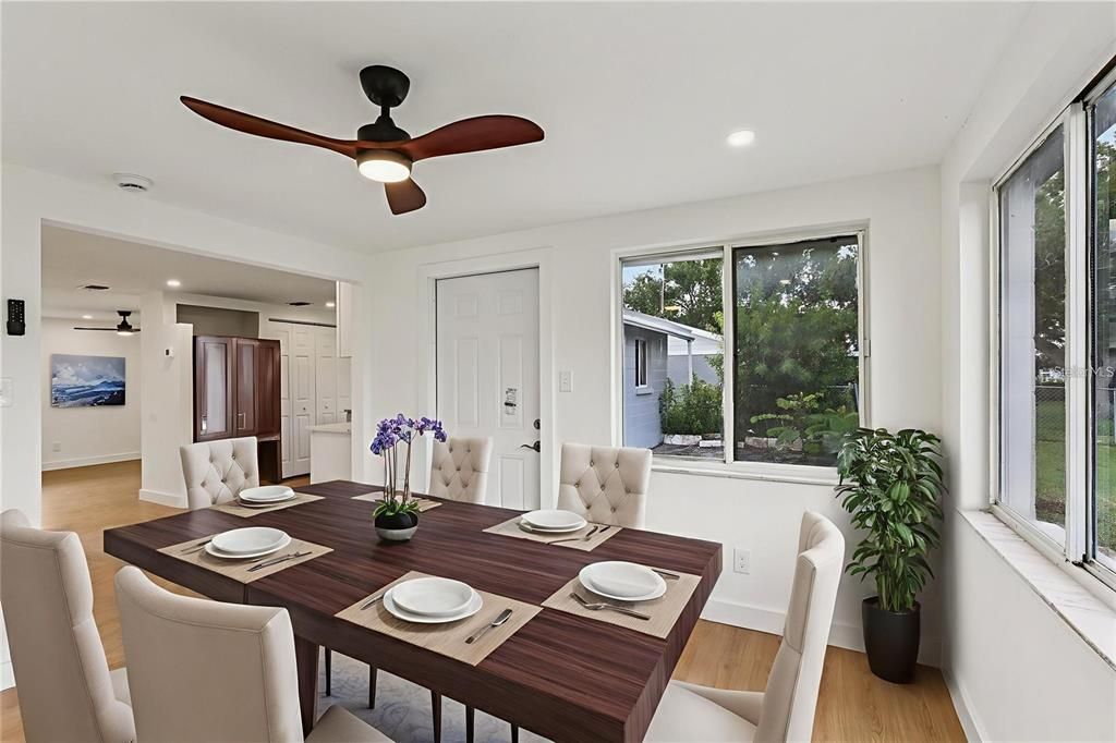 待售: $300,000 (3 贝兹, 2 浴室, 1168 平方英尺)