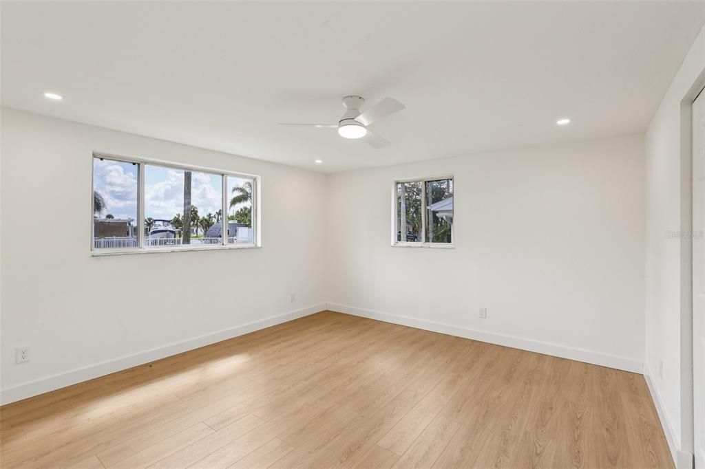 待售: $300,000 (3 贝兹, 2 浴室, 1168 平方英尺)