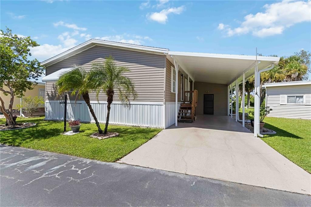 Под контрактом: $134,999 (3 спален, 2 ванн, 1215 Квадратных фут)