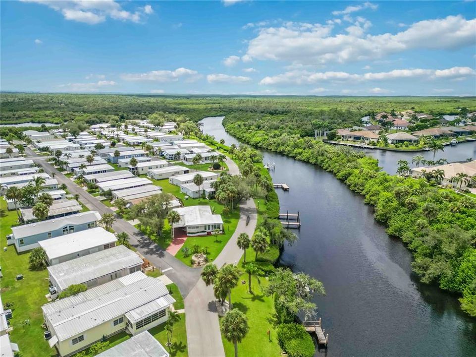 Под контрактом: $134,999 (3 спален, 2 ванн, 1215 Квадратных фут)