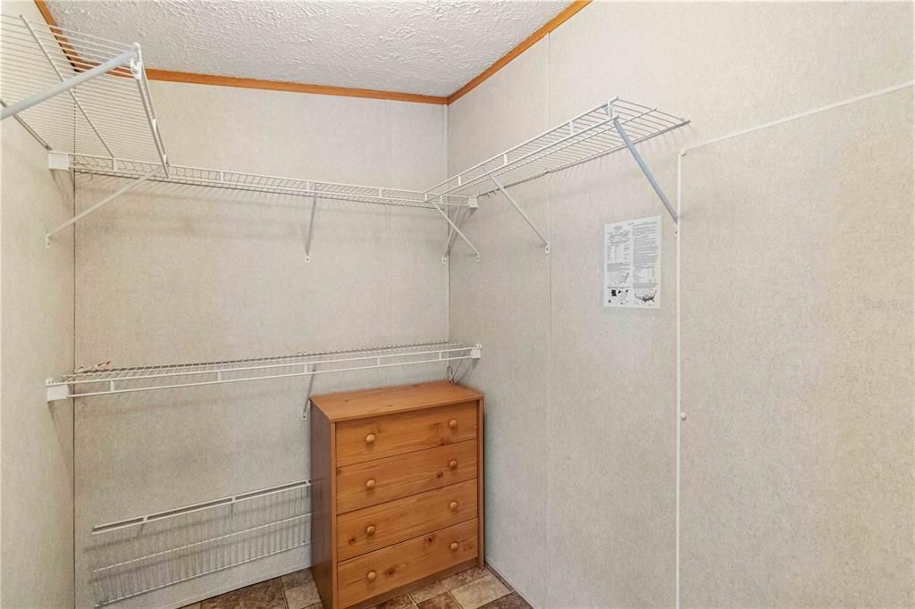 Под контрактом: $134,999 (3 спален, 2 ванн, 1215 Квадратных фут)