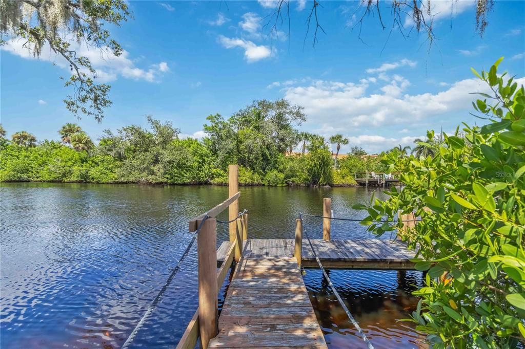 Под контрактом: $134,999 (3 спален, 2 ванн, 1215 Квадратных фут)