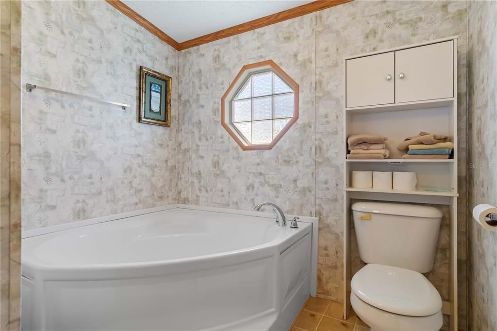 Под контрактом: $134,999 (3 спален, 2 ванн, 1215 Квадратных фут)