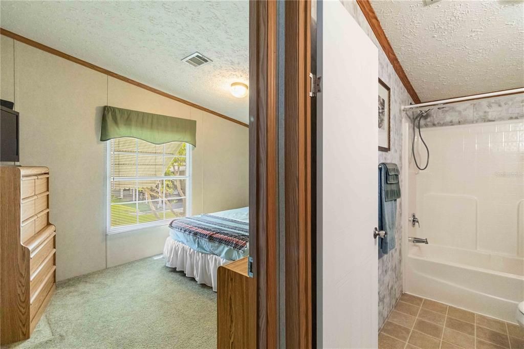 Под контрактом: $134,999 (3 спален, 2 ванн, 1215 Квадратных фут)