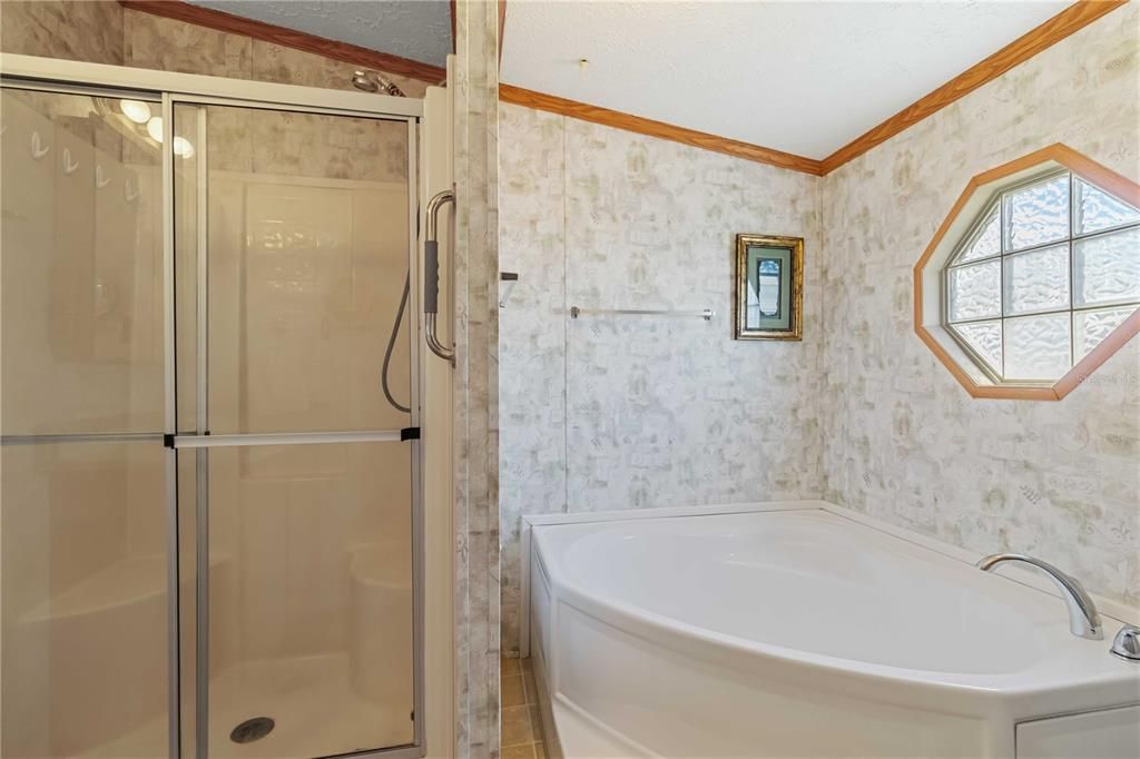 Под контрактом: $134,999 (3 спален, 2 ванн, 1215 Квадратных фут)