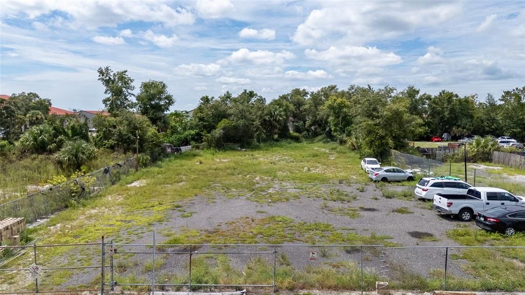 待售: $220,000 (0.45 acres)