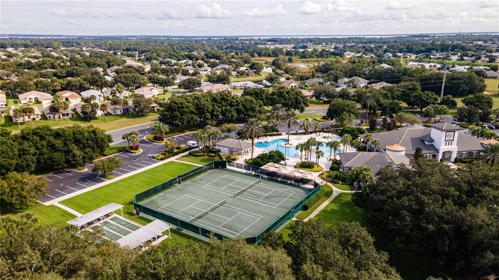 Под контрактом: $325,000 (3 спален, 2 ванн, 1611 Квадратных фут)