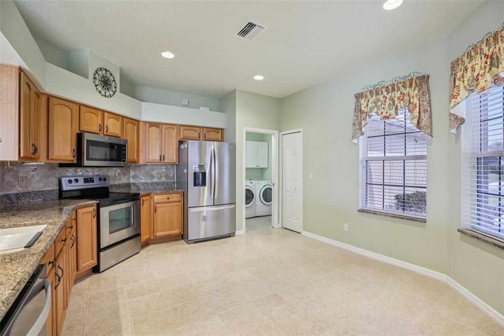 Под контрактом: $325,000 (3 спален, 2 ванн, 1611 Квадратных фут)