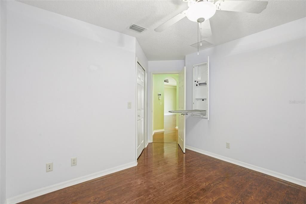 Под контрактом: $325,000 (3 спален, 2 ванн, 1611 Квадратных фут)