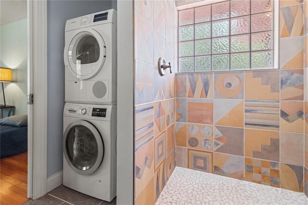 待售: $875,000 (8 贝兹, 5 浴室, 4170 平方英尺)