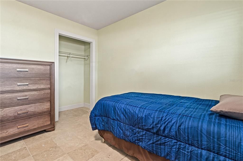 待售: $875,000 (8 贝兹, 5 浴室, 4170 平方英尺)