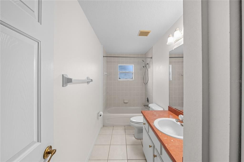 For Sale: $1,225,000 (3 beds, 2 baths, 1637 Square Feet)