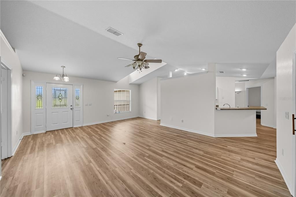 For Sale: $1,225,000 (3 beds, 2 baths, 1637 Square Feet)