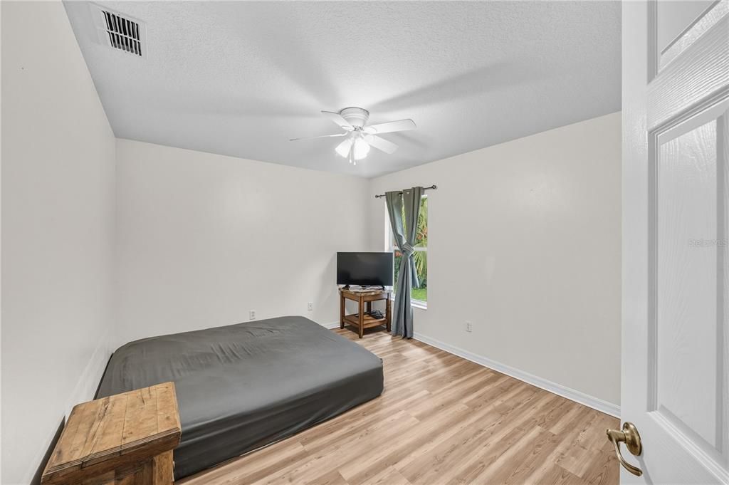 For Sale: $1,225,000 (3 beds, 2 baths, 1637 Square Feet)